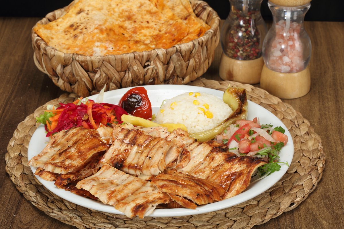 Pilav Üstü Tavuk Döner
